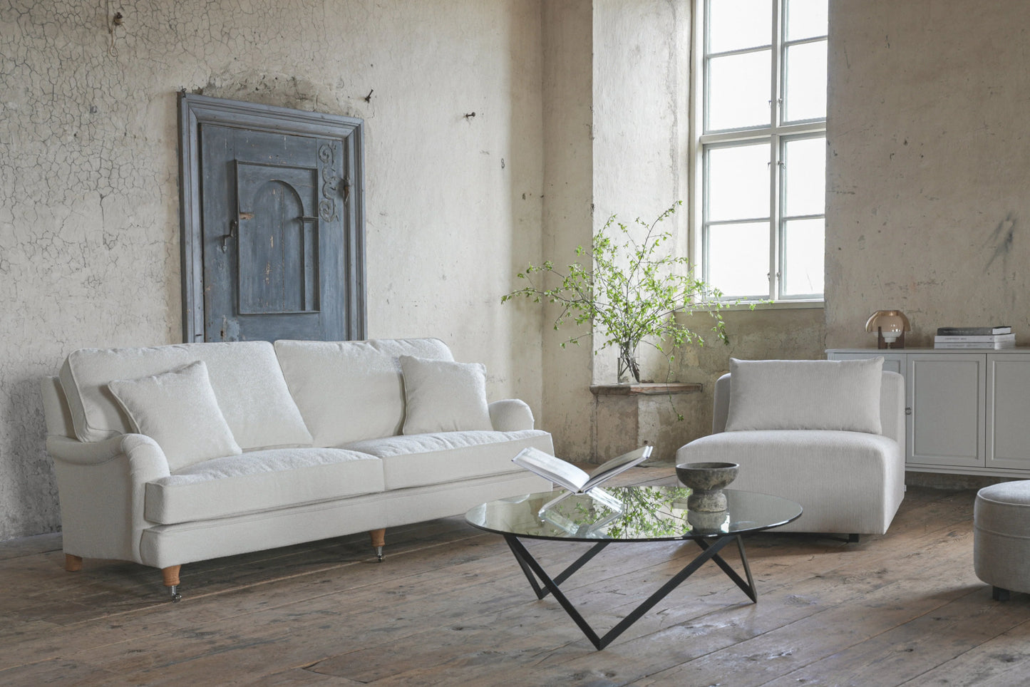 HOWARD MEDIUM SOFA