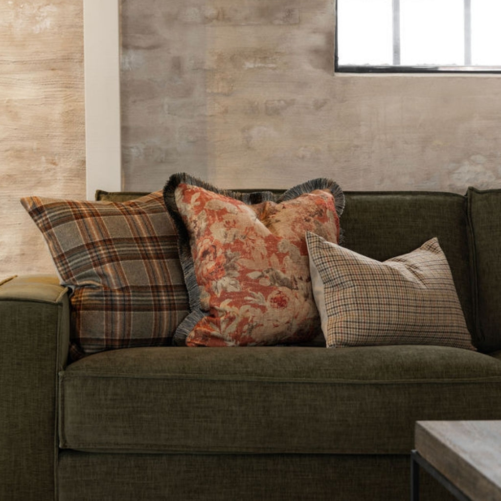 ROSEWOOD FLOWER rouge CC fringe grey/beige 50x50