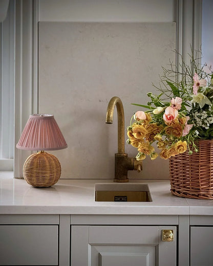 VERONA RATTAN oppladbar lampe